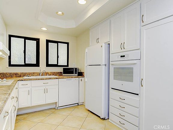 5th image of 902 Ronda Sevilla #B