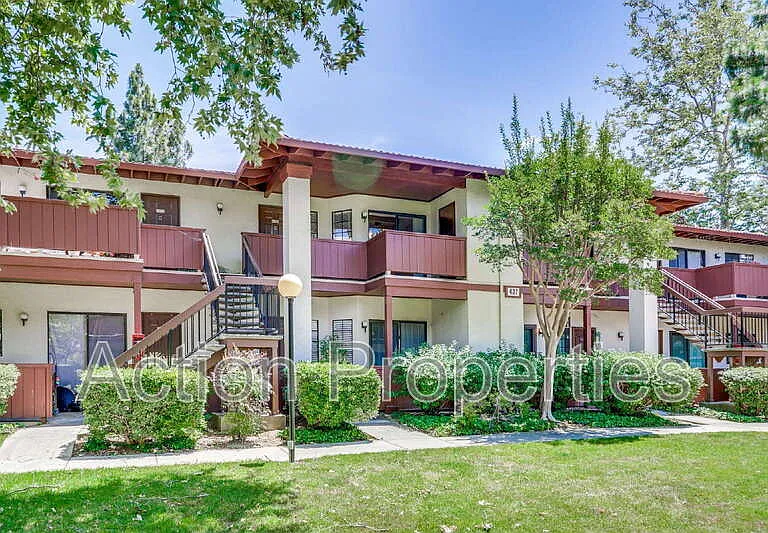 437 Costa Mesa Ter #F — Photo 1