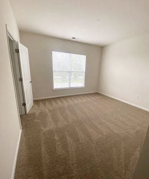 Clairmont at Jolliff Landing — Photo 37