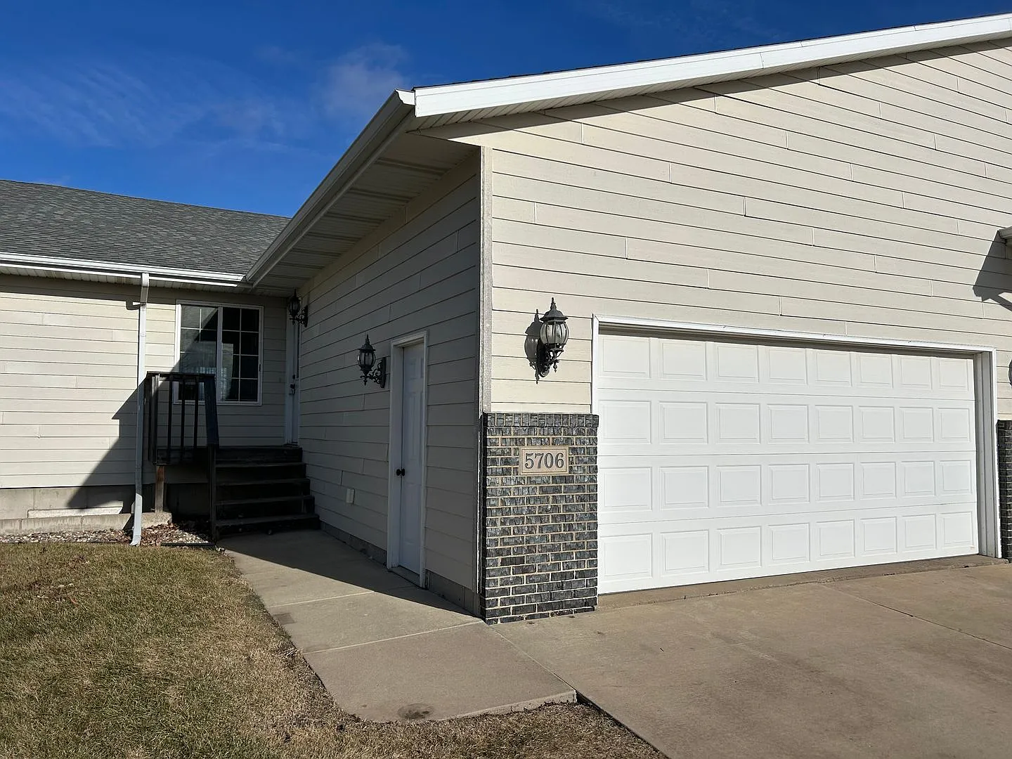 Spacious West Side Gem with Modern Comforts and Endless Possibilities! — Photo 2