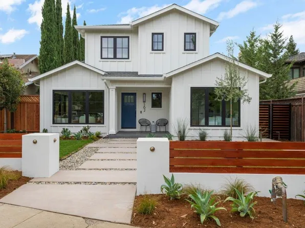 562 Palm Ave, Los Altos, CA 94022
