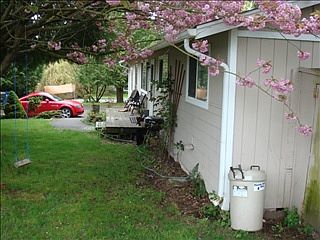 2nd image of 1305 Wynoochee Pl NE