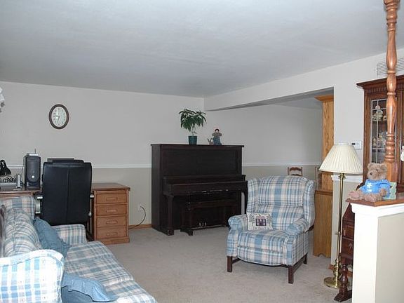 2nd image of 3127 Casler Ave
