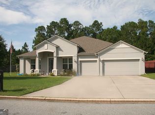 102 Yellowood Dr, Kingsland, GA 31548