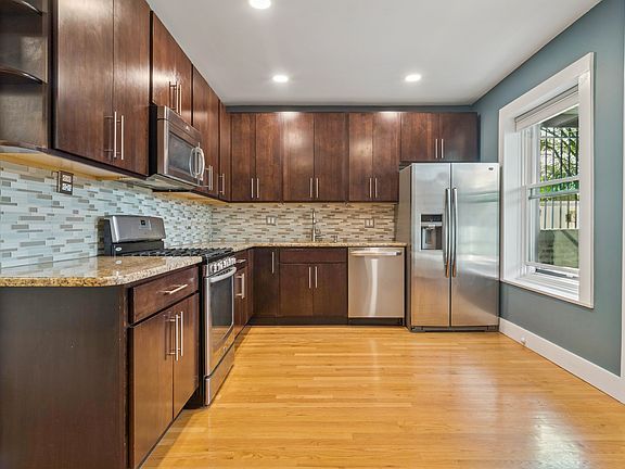 4th image of 6232 N Broadway St #2