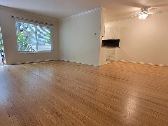 4th image of 948 14th St APT C