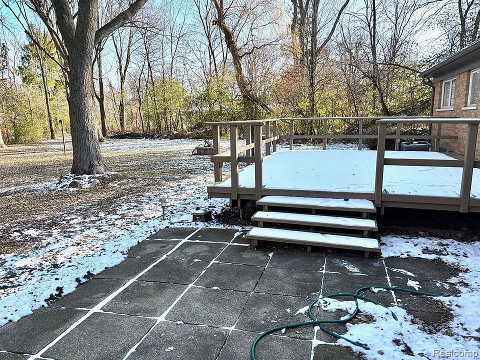 1st image of 32560 Hearthstone Rd
