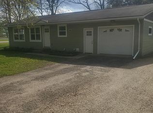 404 School St, Almond, WI 54909