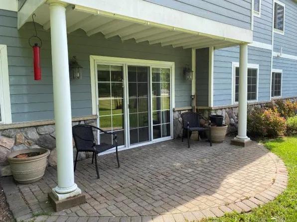 741 River Rdg #B, Eagle River, WI 54521