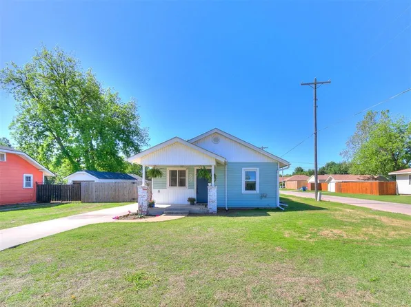 1200 E Ash St, El Reno, OK 73036