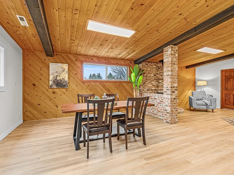 810 Glendale Ave — Photo 3