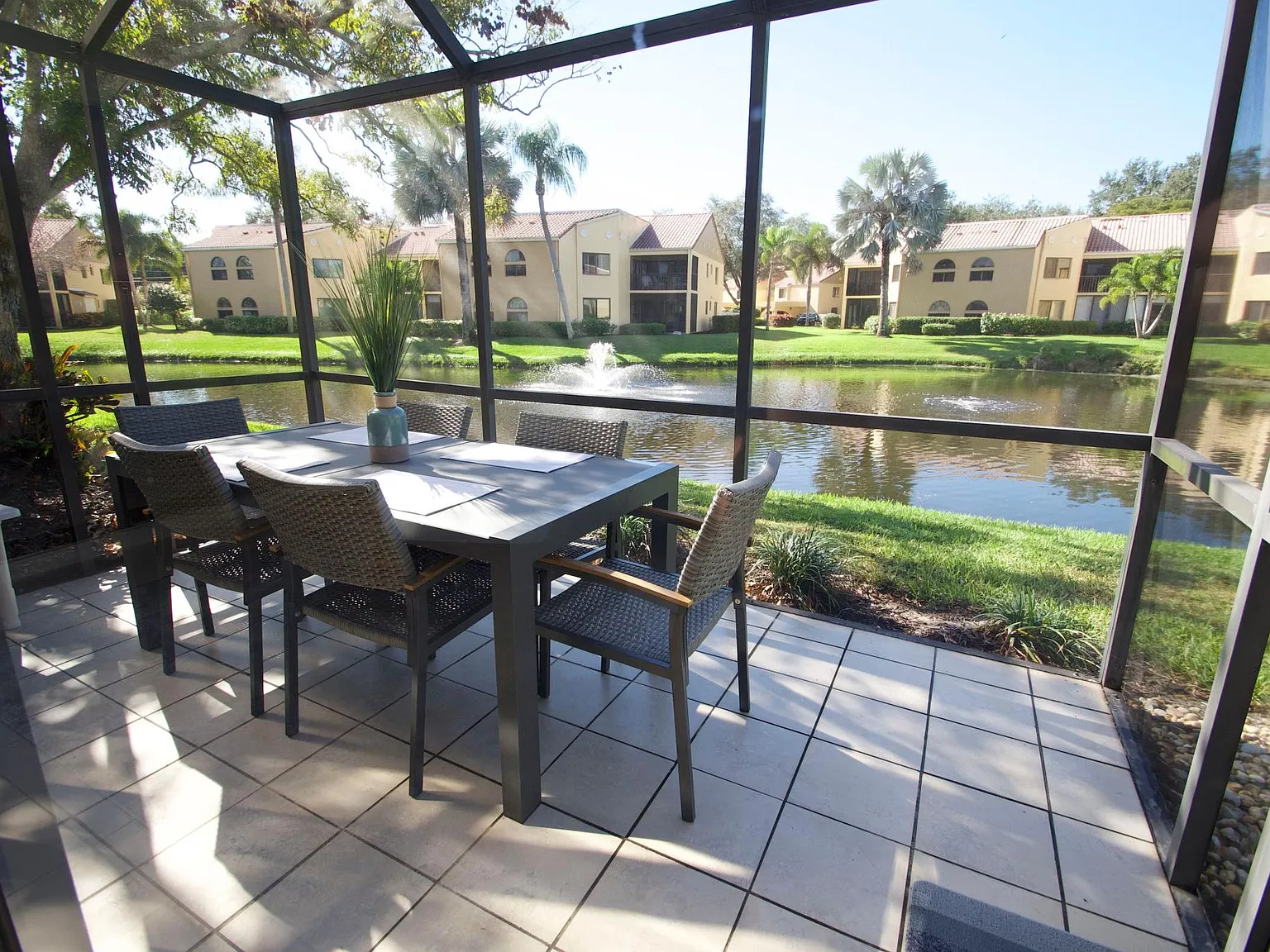 2 bed, 1359 sqft, $3,400 — Photo 4