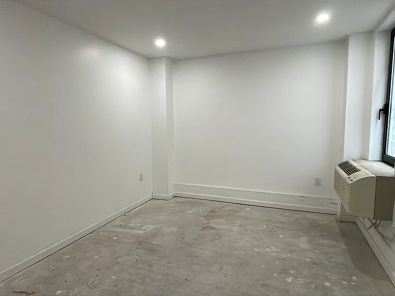 556-557 Market St #1C — Photo 9