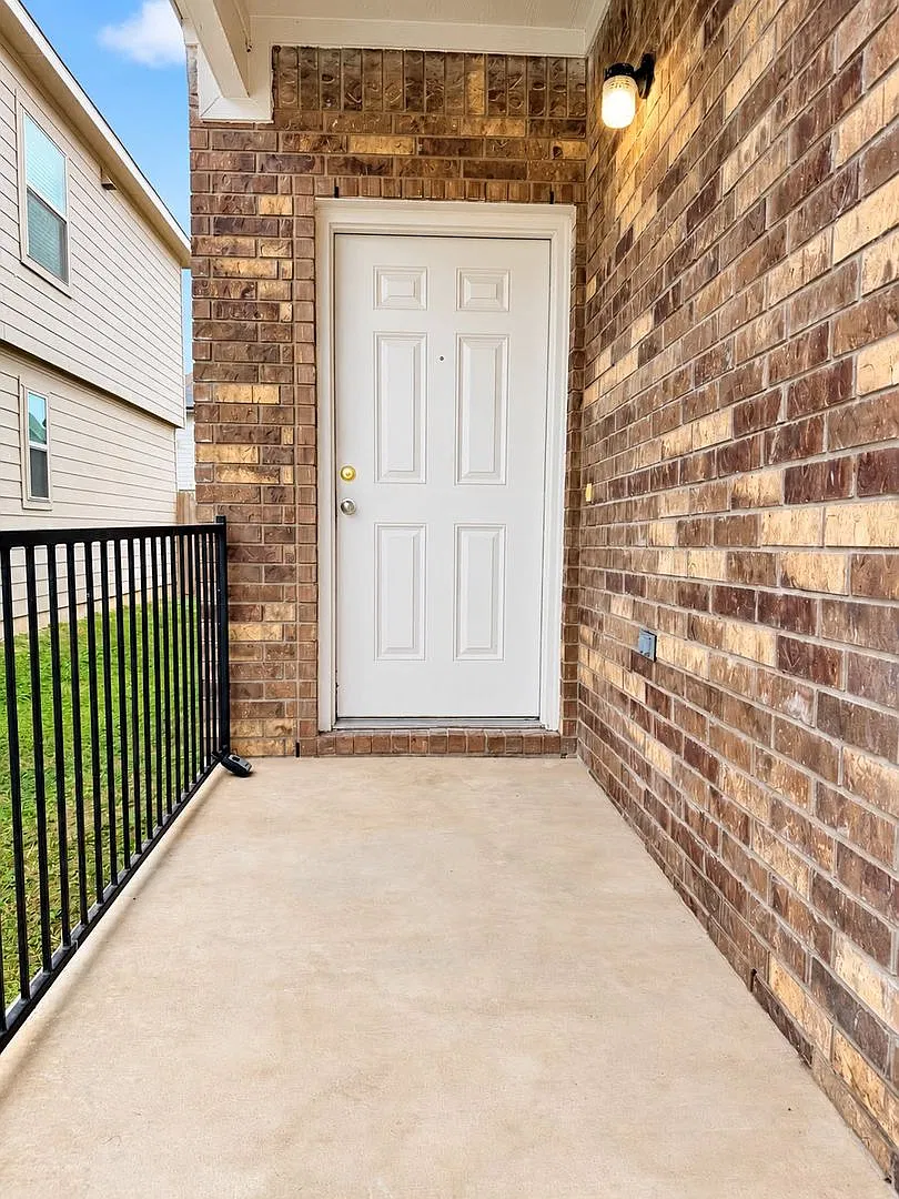 $250 Off On First Month's Rent & Zero Down Deposit Available! 10534 Green Rock Dr San Antonio, Tx... — Photo 2