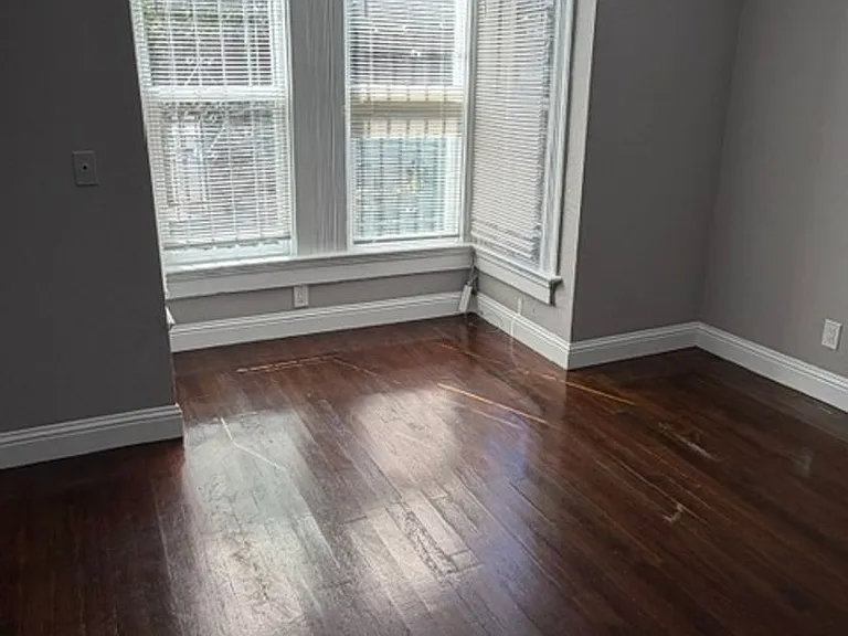 1115 Willow St — Photo 7