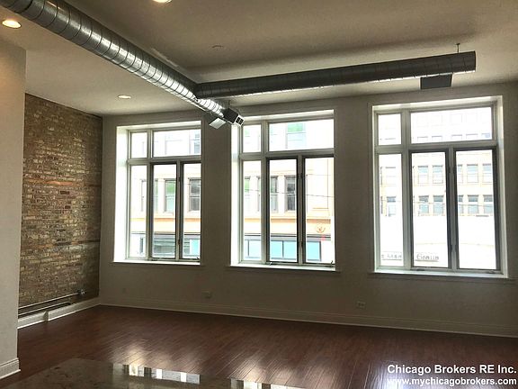 2nd image of 1270 N Milwaukee Ave