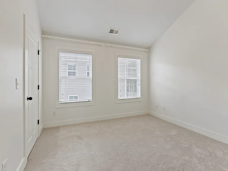 1455 Reynolds Dr — Photo 24