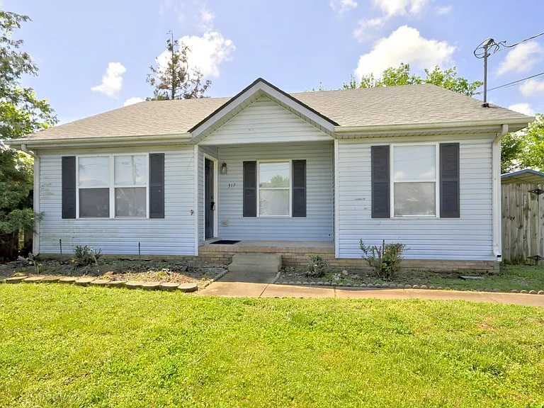 317 Pioneer Dr — Photo 1