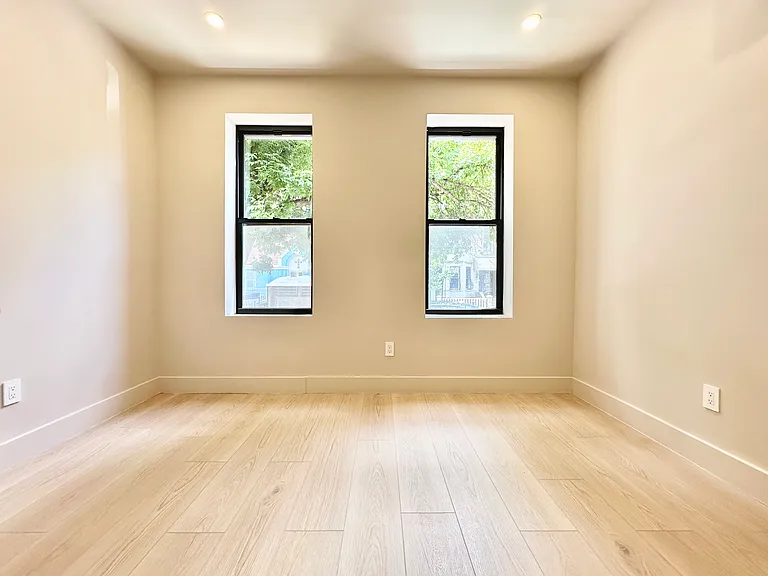 1381 Jefferson Ave #1AB — Photo 5