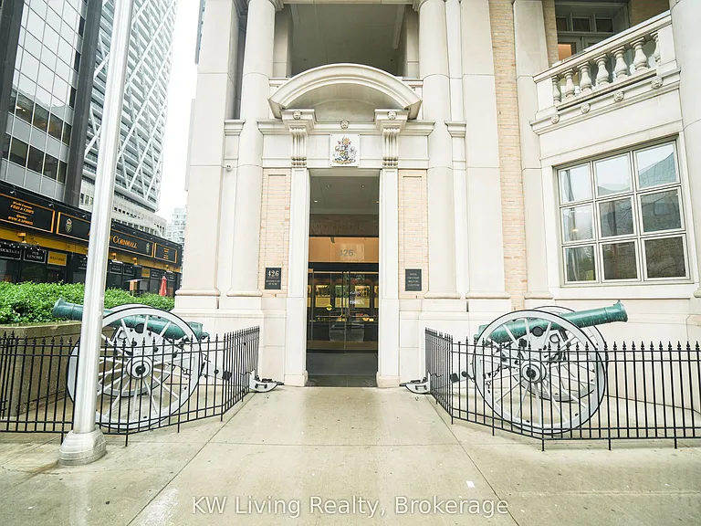 426 University Ave #1206 — Photo 1