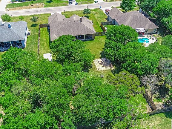 3rd image of 133 River Park Dr