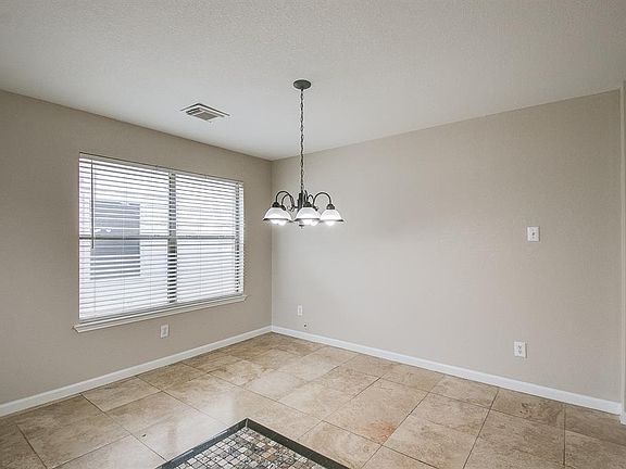 4th image of 15811 Crooked Arrow Dr