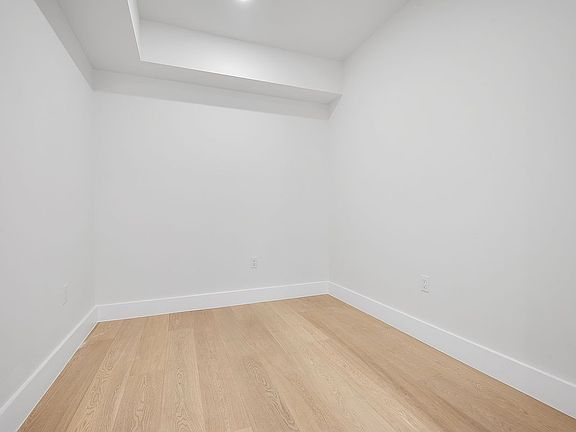 4th image of 11-32 31st Ave #4C