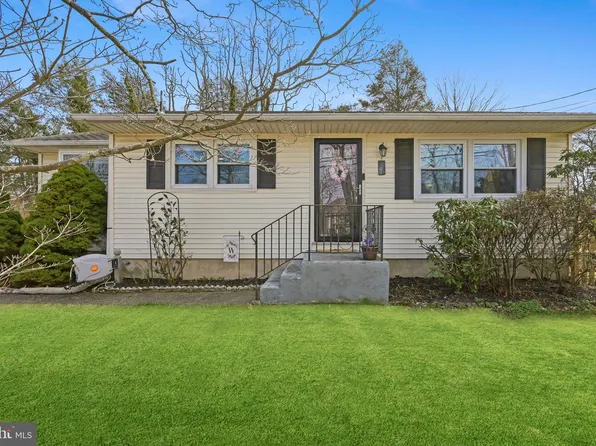 50 Gravers Ln, Blackwood, NJ 08012