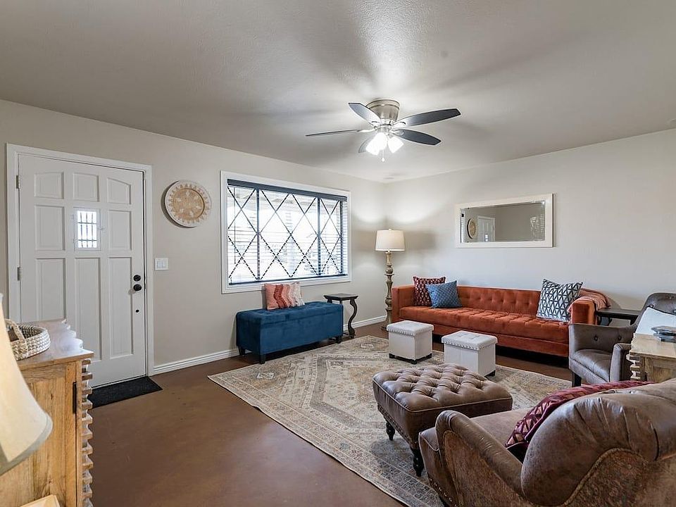1st image of 1034 E Las Palmaritas Dr