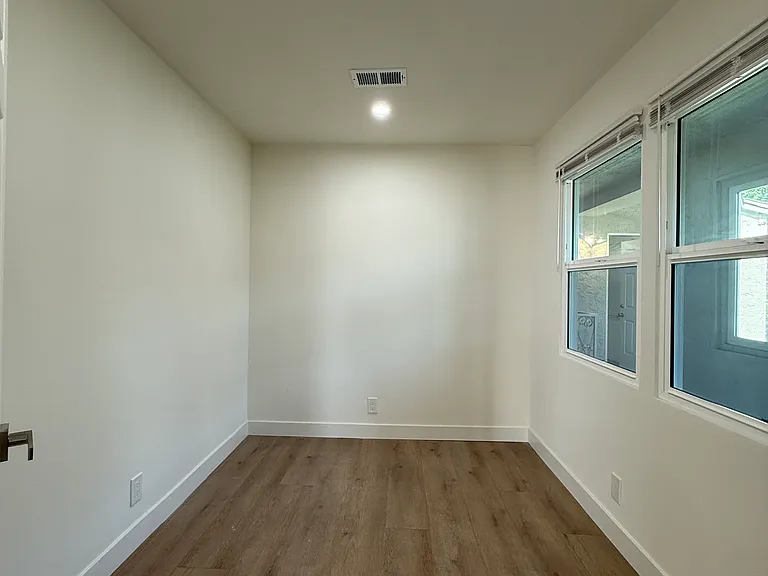 2465 Torrance Blvd — Photo 32