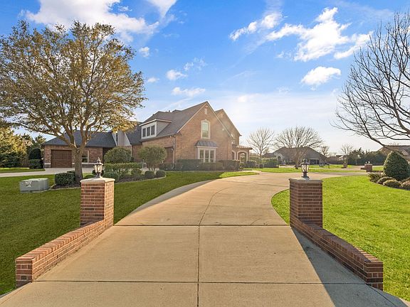 3rd image of 2808 Robert Sender Ct