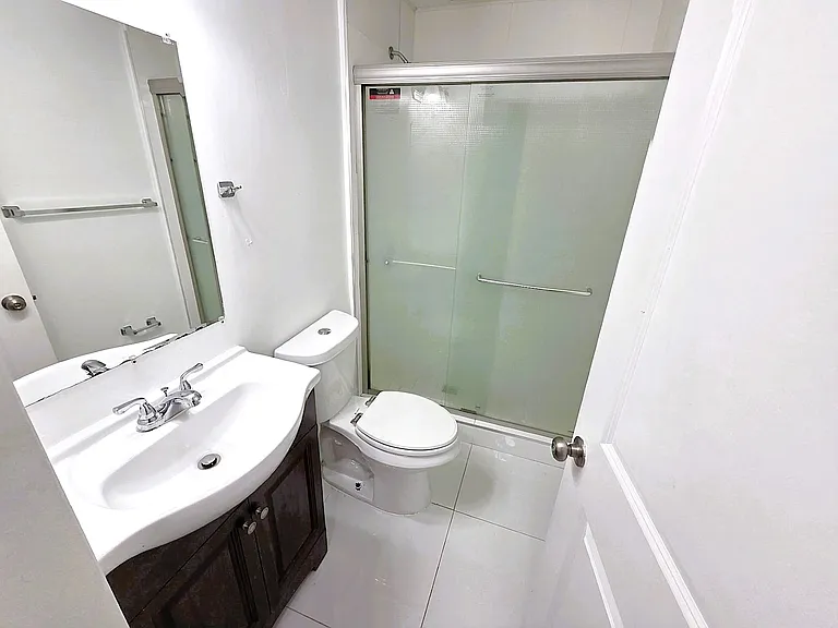 18616 SW 100th Ave — Photo 16
