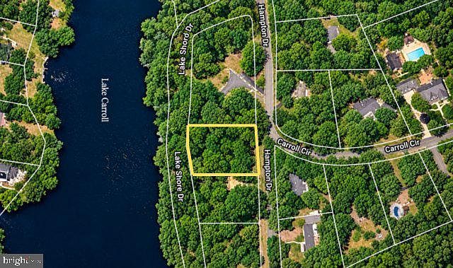 1st image of 100 Hampton Dr