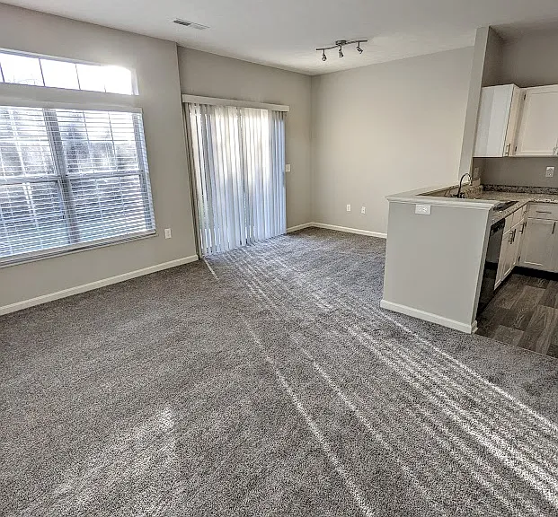 Spinnaker Cove Apartments — Photo 16