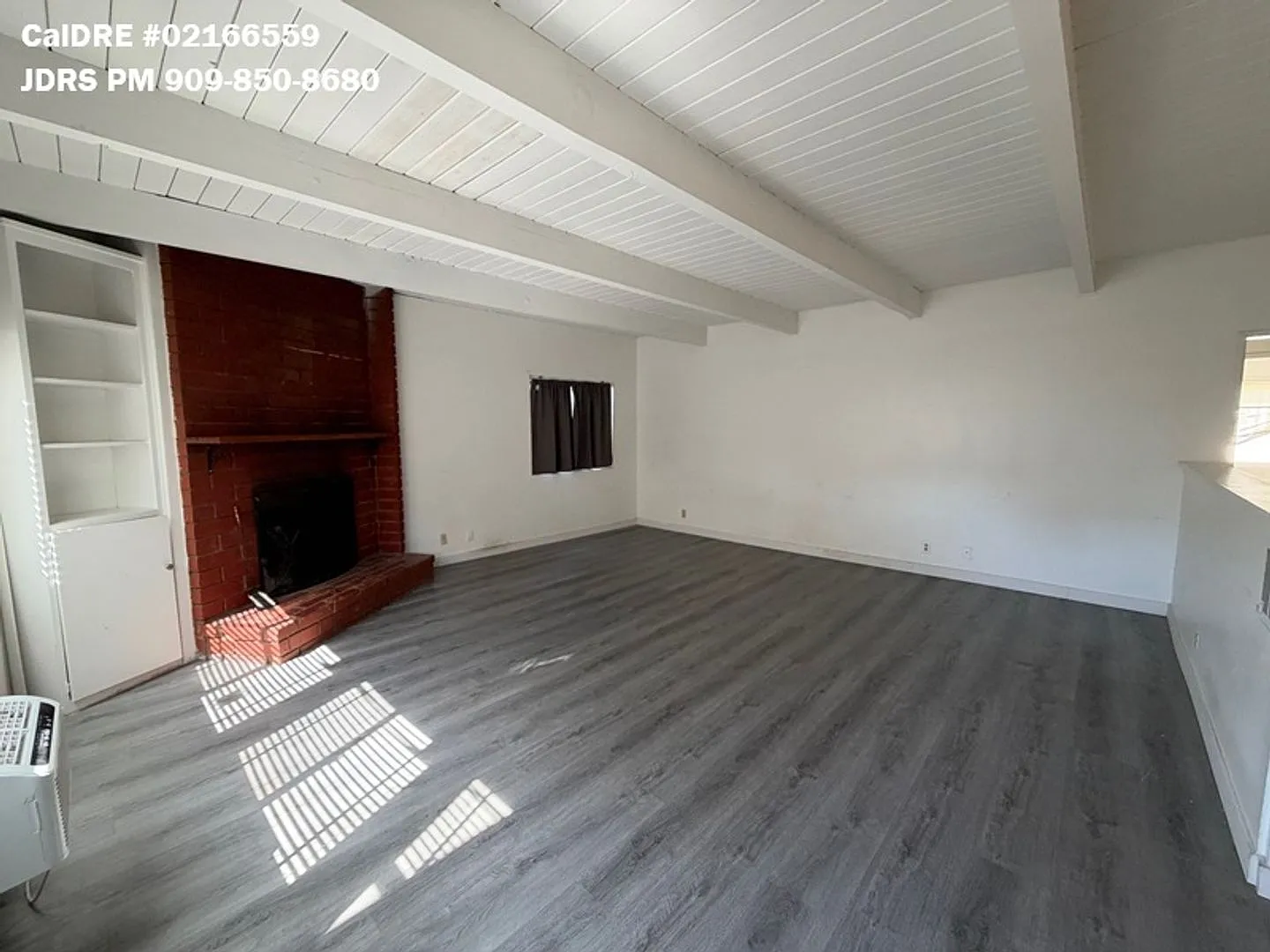 La Verne 2 Bedroom Apartment — Photo 3