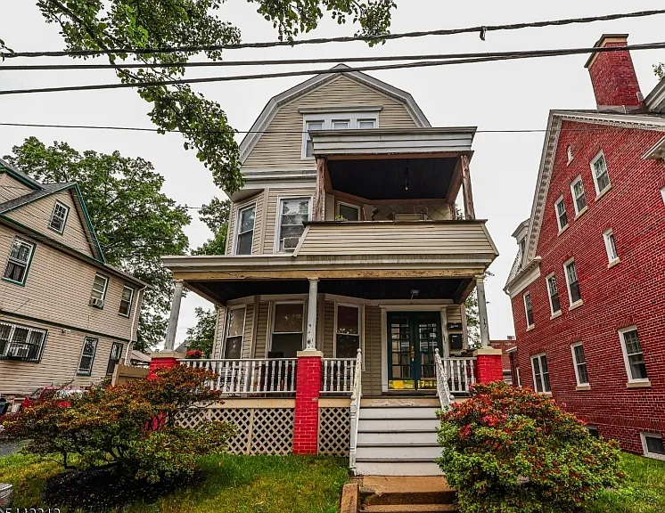 17 Hazelwood Ave — Photo 15