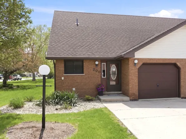 200 Fairview Dr, Manhattan, IL 60442