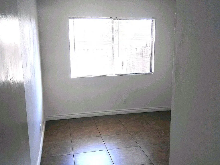 9125 Pepper Ave — Photo 5