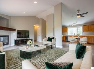 7906 Howell St, Omaha, NE 68122