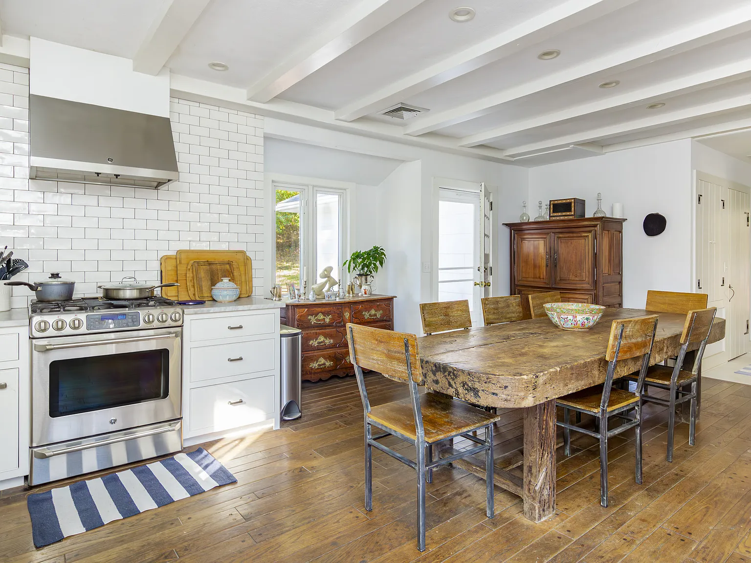 Charming Beach Cottage — Photo 3