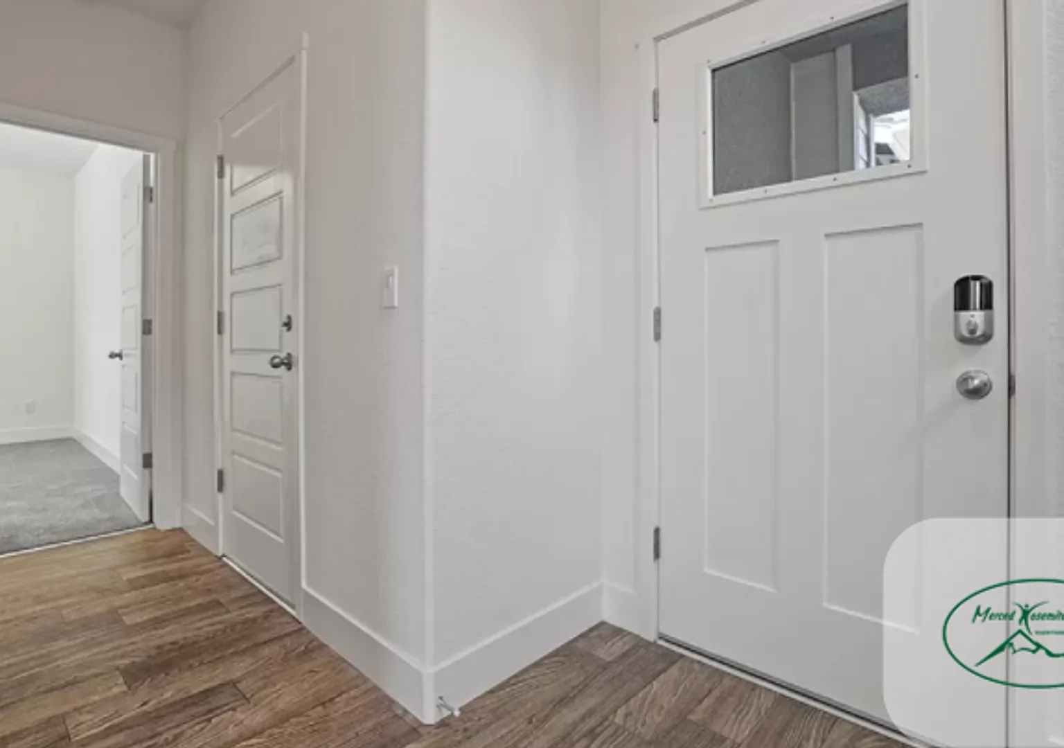 Corner Lot - Beautiful 5-Bedroom Home For Rent In North Merced! — Photo 4