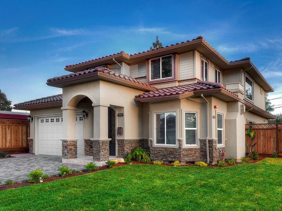 1st image of 808 Tamarack Ln