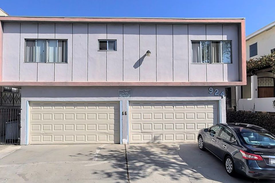 1st image of 924 N Ogden Dr APT 3