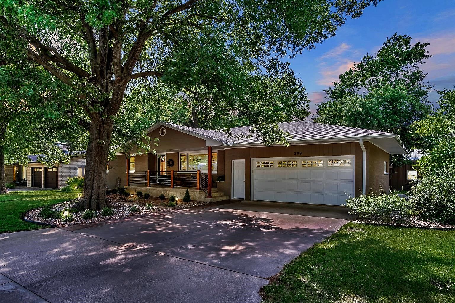 209 S Hess Ave, Hesston, KS 67062 Zillow