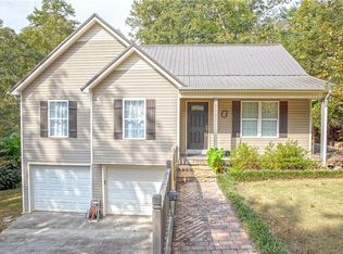 196 Viking Dr, Calhoun, GA 30701