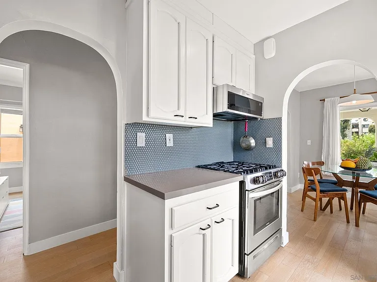 4620 Mission Ave — Photo 8