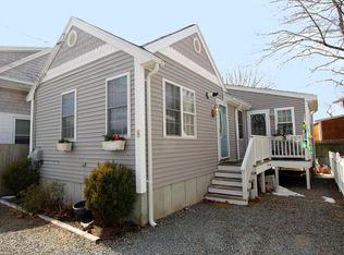 8 Dogwood Ln, Wareham, MA 02571