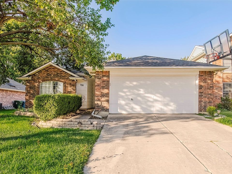 1st image of 700 Teakwood Dr