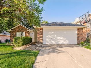 700 Teakwood Dr, Flower Mound, TX 75028