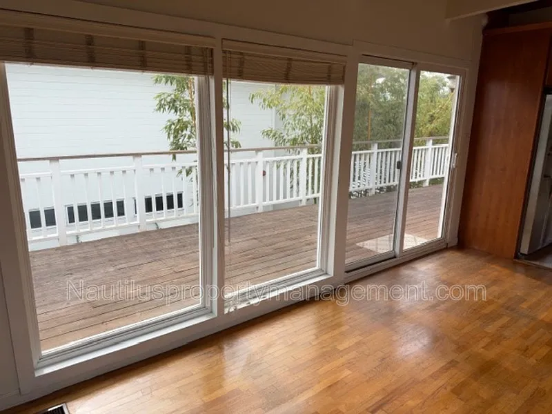 3 bed, 2.0 bath, 1642 sqft, $5,900 — Photo 4